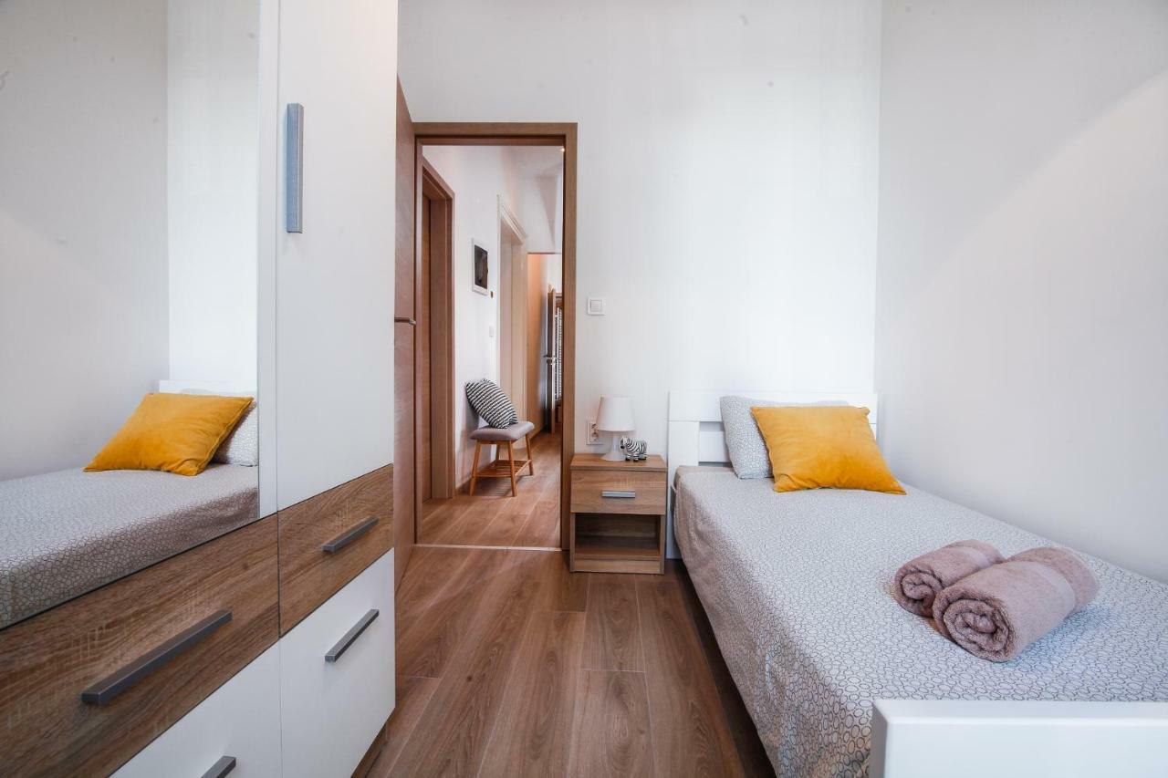 Apartment Kensi*** Pula Luaran gambar